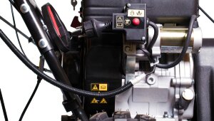 Бензиновый снегоотбрасыватель Champion ST1170BS